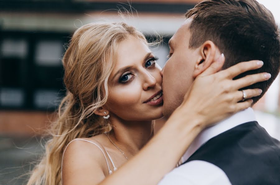 Wedding photographer Elena Andrasyuk (lenora). Photo of 17 August 2018