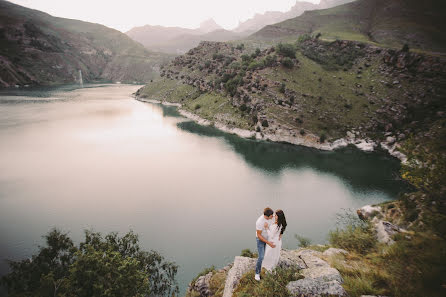 Wedding photographer Tolik Sabina (toliksabina). Photo of 1 October 2017