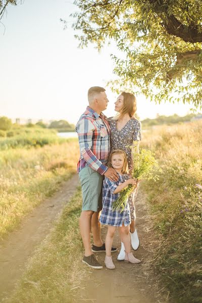 Fotografo di matrimoni Yuliya Veselyanskaya (juliakh). Foto del 11 aprile 2021