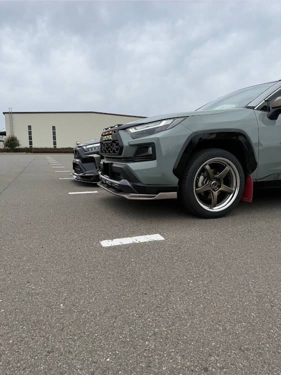 RAV4のRAV4PHV・RAV4adventureHEV・エアサス・workエモーションT5R2P・写活に関するカスタム事例の投稿画像5枚目