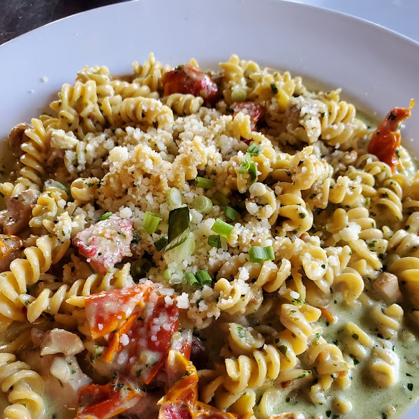 Rigatoni with smoked chicken added. Chickpea pasta, so it's also egg-free!