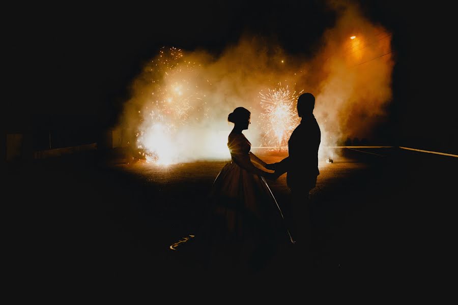 Fotógrafo de casamento Olga Dubravskaya (photoska). Foto de 18 de dezembro 2019