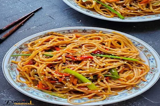 Garlic Hakka Noodle