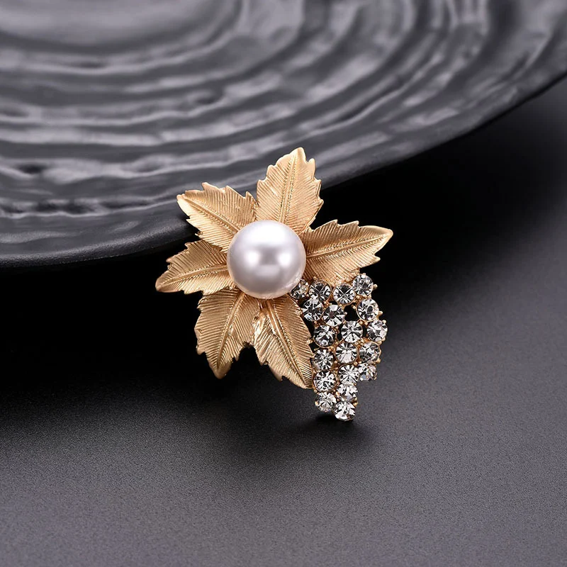 High-end women's clothing for the modern woman. Discover exclusive and elegant fashion. Explore our collection of sophis