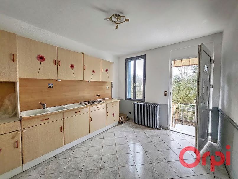 Vente maison 3 pièces 50 m² à Saint-Amand-Montrond (18200), 72 000 €