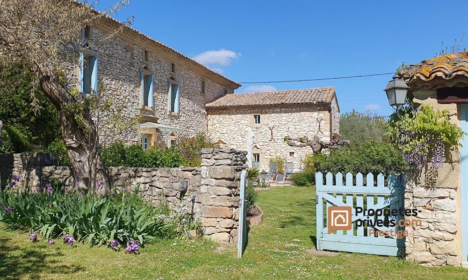 Vente propriété 9 pièces 331 m² à Uzès (30700), 1 560 000 €