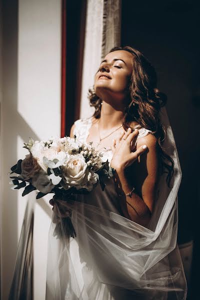 Wedding photographer Anna Belousova (belousova93). Photo of 26 June 2020