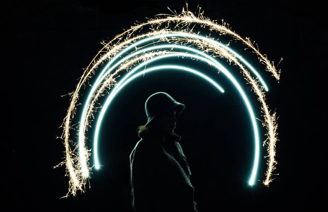 Pintar con luz o light painting en fotografía nocturna