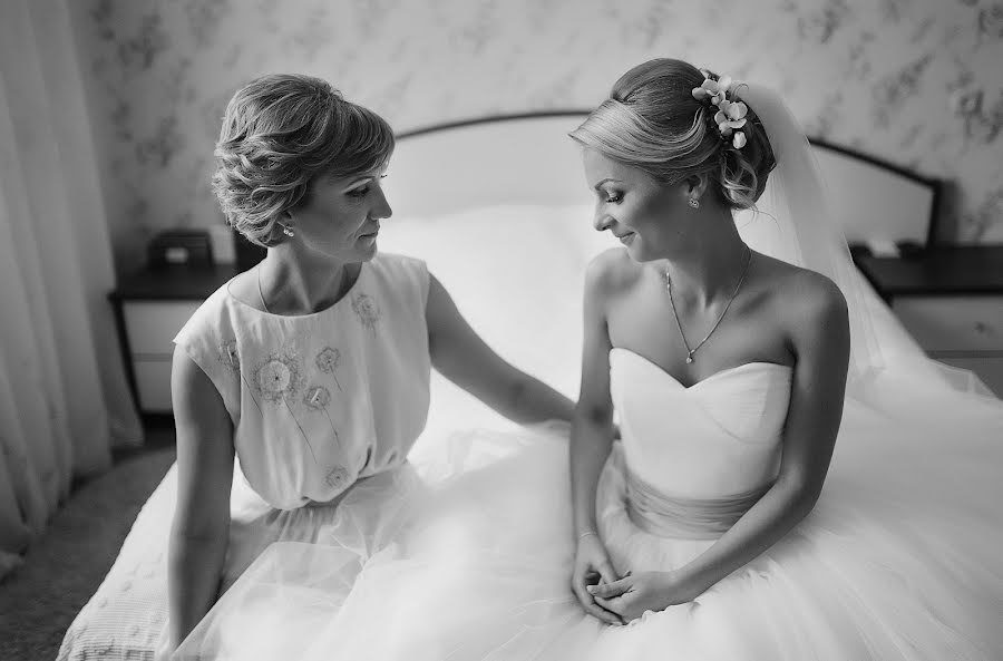 Fotógrafo de casamento Oleg Marchenko (mfoto). Foto de 22 de março 2016