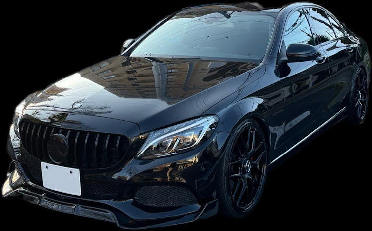Cクラス セダンのW205・サイドステップに関するカスタム事例の投稿画像1枚目