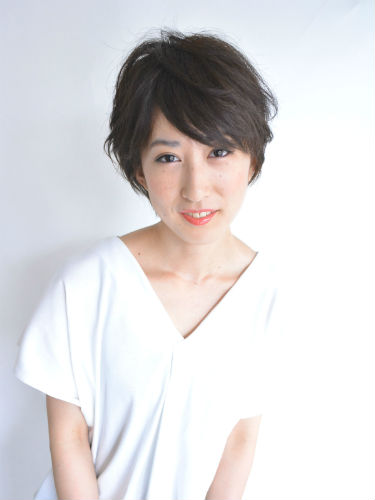 50代の面長さんに似合う髪型はこれ 小顔 若見えが叶うショートヘアカタログ Trill トリル