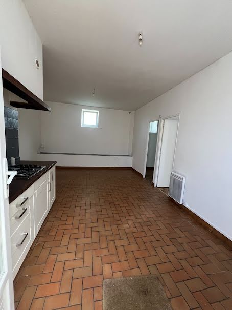 Location  appartement 3 pièces 40.2 m² à Angouleme (16000), 525 €