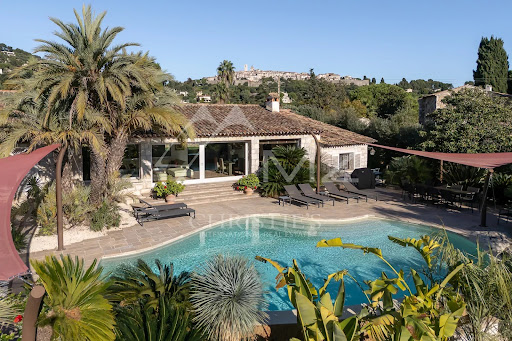 Villa with garden and terrace 1
