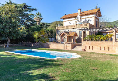 House with garden and terrace 12