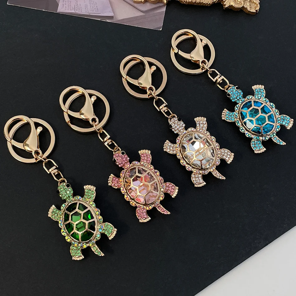 Schattige kleur diamant metalen schildpad autosleutelhanger, een stijlvol en functioneel accessoire voor je autosleutels