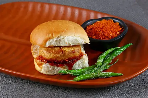 Veg Keema Vada Pav