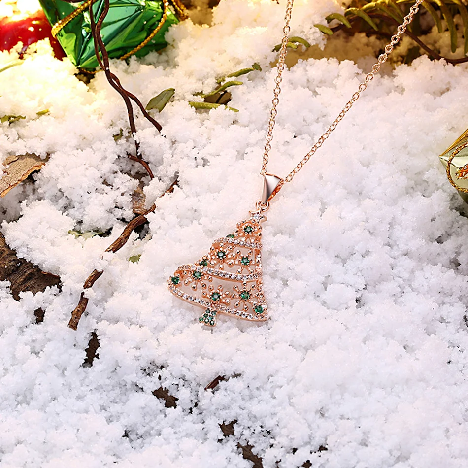 Kerstboomketting voor vrouwen met diamanten, clavicula-ketting, elegant ornament, perfect cadeau voor de feestdagen.