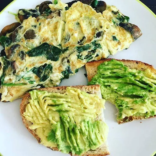 Farm Omelette (With 2 Slices Of Garlic Bread And Potato Wedges)