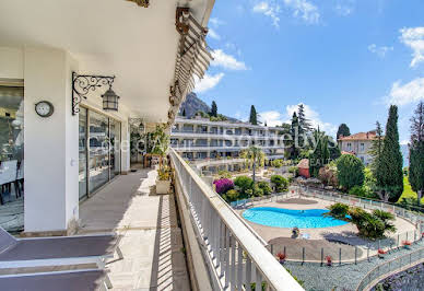 Appartement avec terrasse et piscine 4