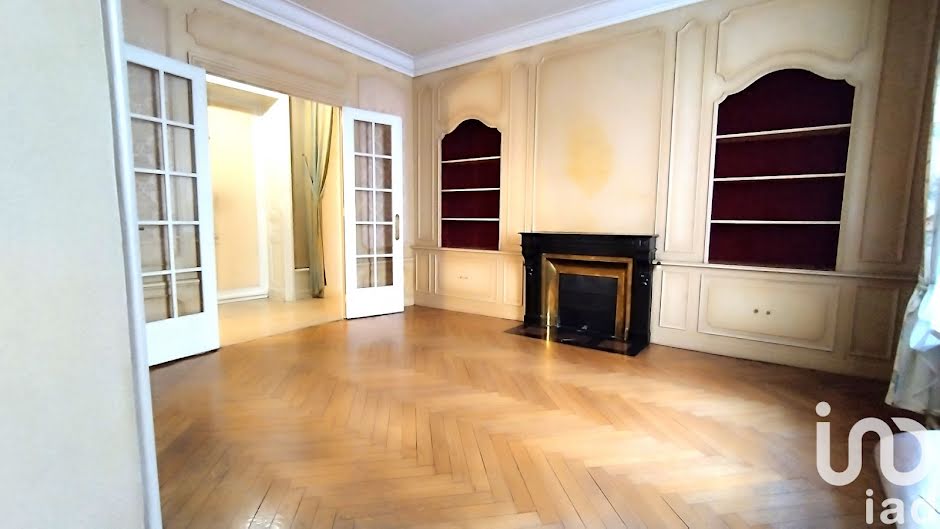 Vente appartement 5 pièces 181 m² à Saint-Etienne (42000), 200 000 €