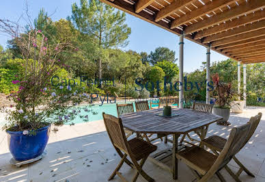 Maison avec piscine et terrasse 4