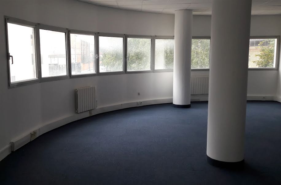 Location  locaux professionnels  628 m² à Saint-Ouen (93400), 7 850 €