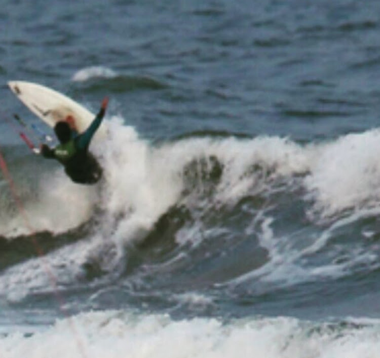 NISSAN GT-RのLIBERTYWALK・LB★PERFOMANCE・南房総・海と愛車に関するカスタム事例の投稿画像4枚目