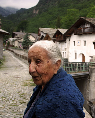 a spasso con nonna di UmbyPocchiolaGiors