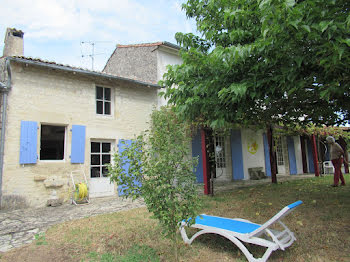 maison à Saint-Séverin-sur-Boutonne (17)