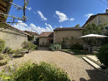 maison à Saint-severin (16)