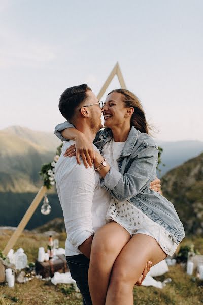 Fotografo di matrimoni Sorin And Patricia (sirbusorin). Foto del 19 aprile 2021