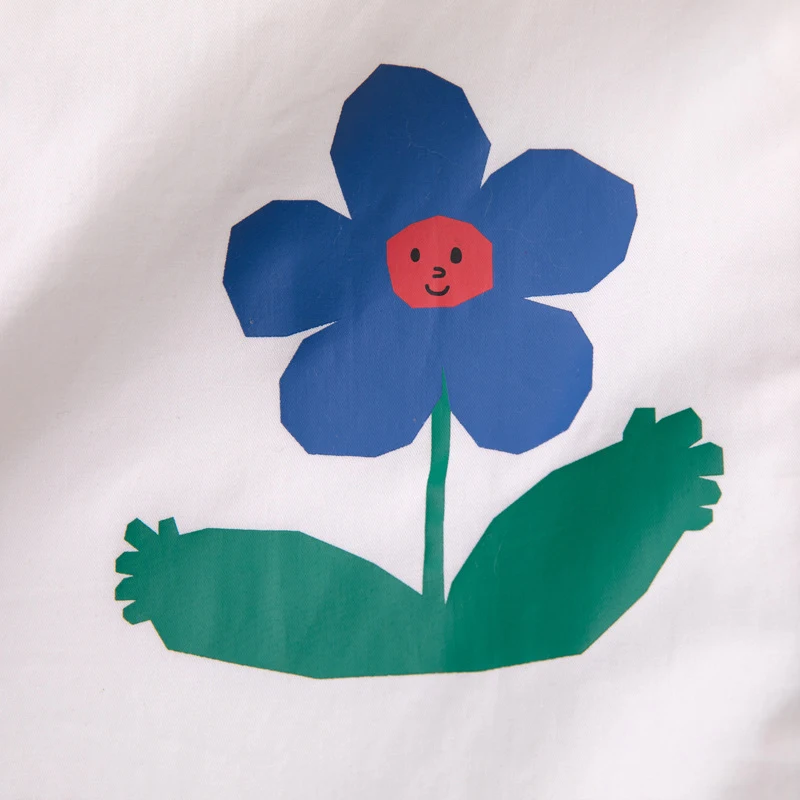 Damen Sommer Shirt weiß Blumen Print Kurzarm locker. Bequemes, luftiges Oberteil für heiße Tage, ideal für einen lässigen Look.