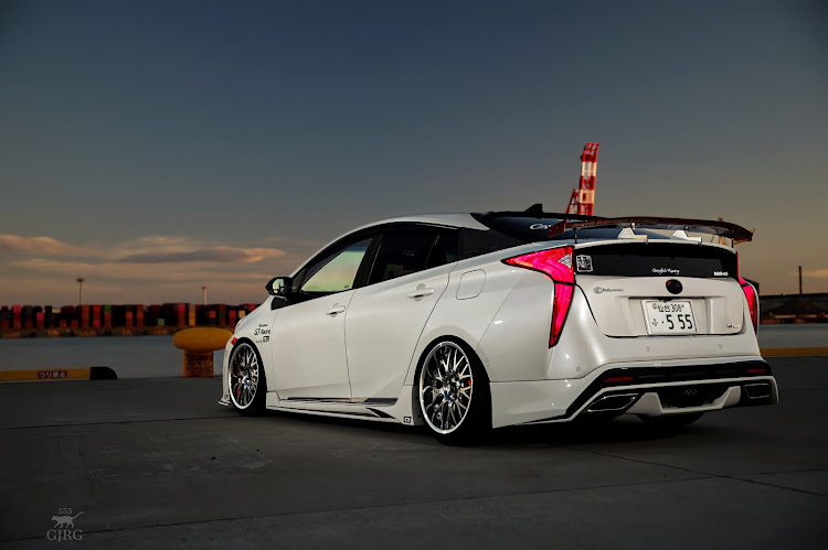 プリウスのGJ-Racing・みのちゃん工房・discover_cartune・discover＿ctに関するカスタム事例の投稿画像2枚目