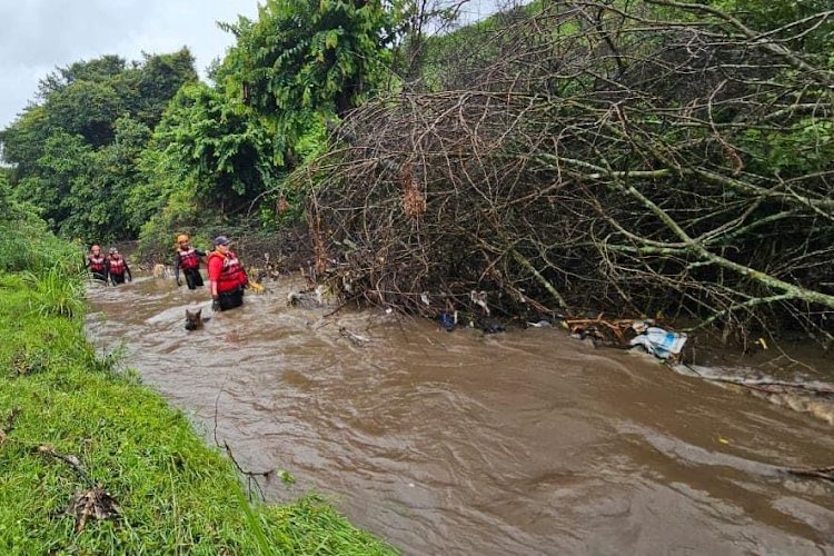 IPSS search and rescue teams found the body of an eight-year-old boy who was crossing the Masende River in Mandeni on Christmas Day. The body of a 37-year-old man who accompanied him is still missing.