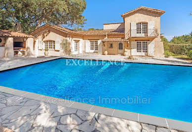 Villa with pool 2