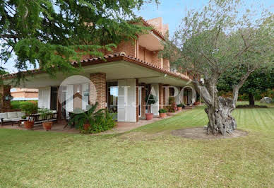 House with pool and terrace 1