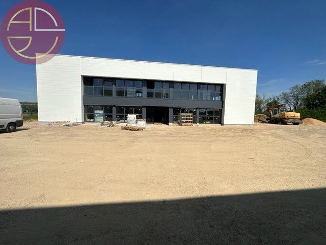 Location  locaux professionnels  1000 m² à Montauban (82000), 10 001 €