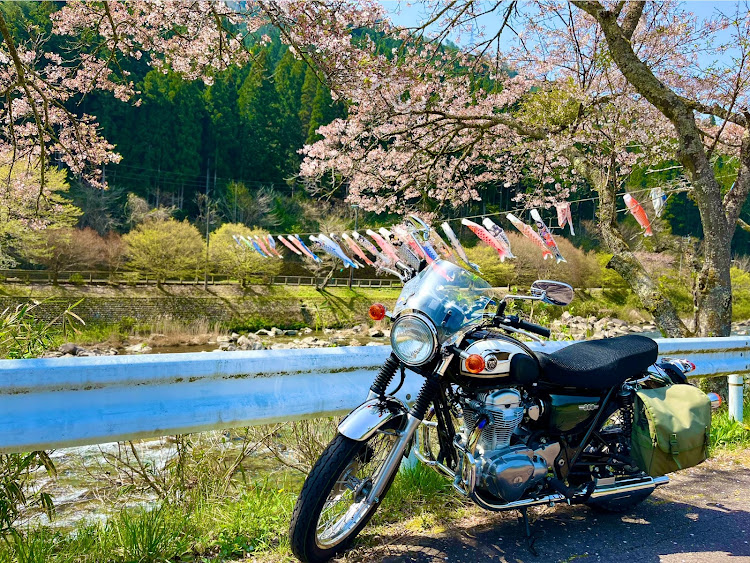 なべたくさんが投稿したバイクツーリング・岐阜ツーリング・W800・Kawasaki・バイクも好きに関するカスタム事例の投稿画像1枚目