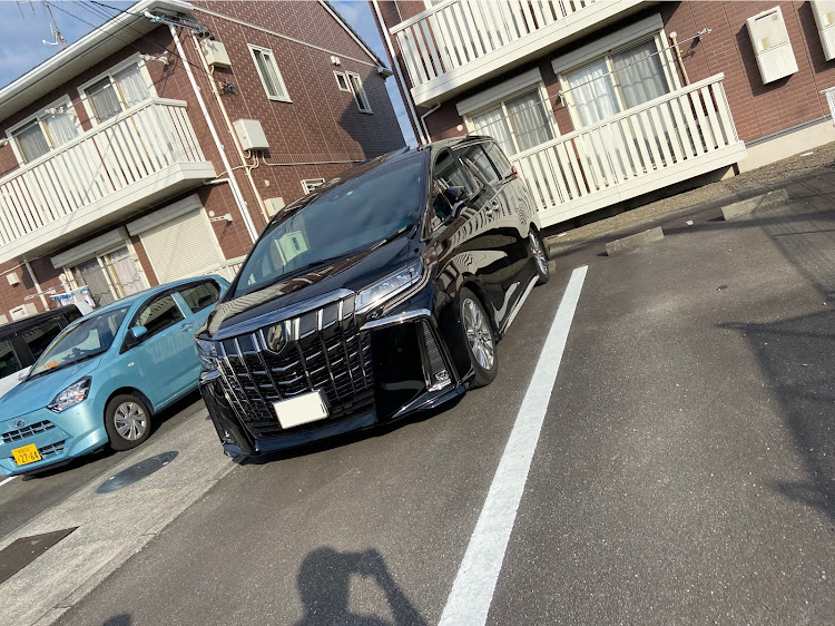 アルファードの30アルファード・タイプゴールドⅡ・車高調整・2021ベストショットに関するカスタム事例の投稿画像1枚目