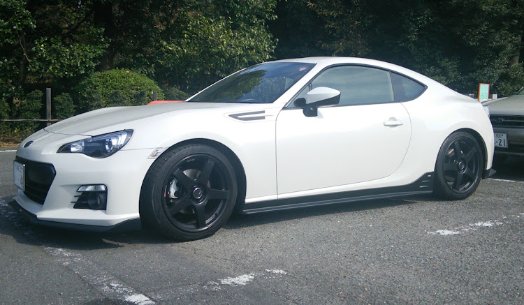 BRZのwhitino46さんが投稿したカスタム事例の投稿画像1枚目