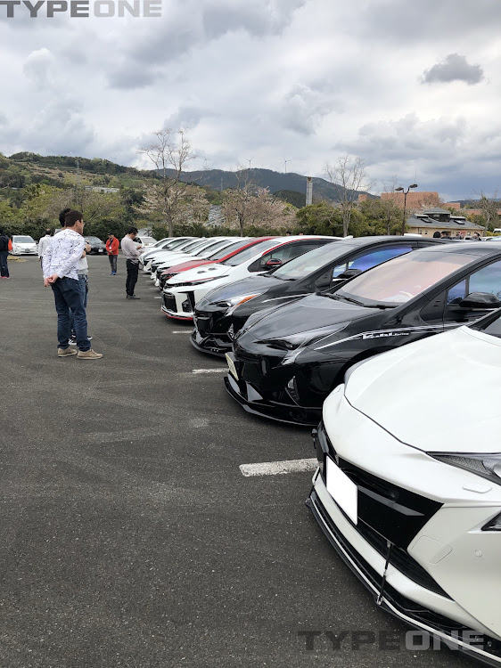 プリウスのホイール交換・マフラー交換・車高調整・タイヤ交換に関するカスタム事例の投稿画像10枚目