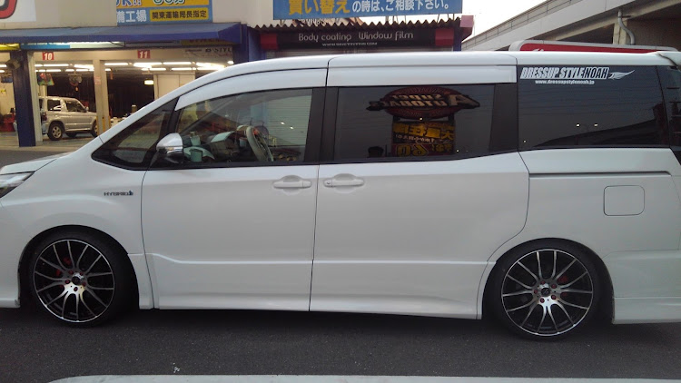 RAV4の歴代のホイール見てみたいに関するカスタム事例の投稿画像4枚目