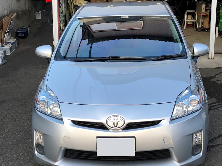SPARKLEさんが投稿したZVW30 プリウス ゴースト2ネオオーロラ79  フロントガラスフィルム施工・東京　町田　神奈川　横浜　相模原・プリウス　ゴーストフィルムに関するカスタム事例の投稿画像1枚目