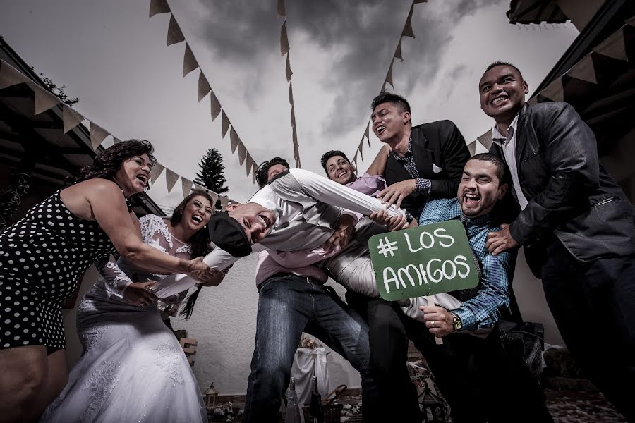 Wedding photographer Diegoalzatecom Agencia De Fotografos (diegoalejandro). Photo of 31 May 2016