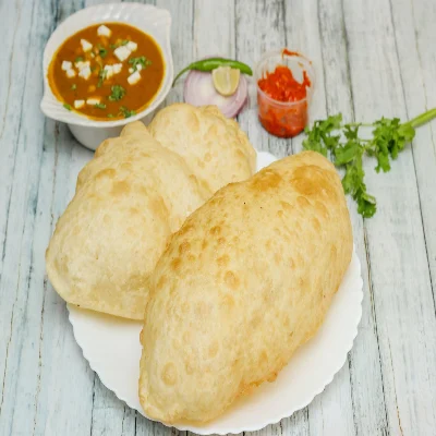 Chole + Bhature (2Pcs)