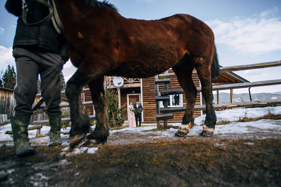 婚礼摄影师Vadim Kostyuchenko（sharovar）。2017 3月12日的照片