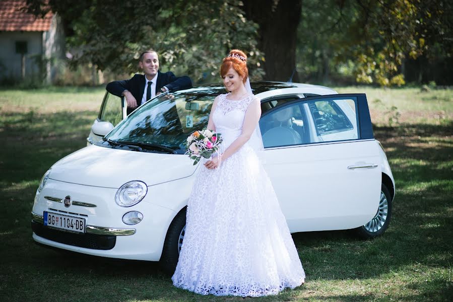 Fotógrafo de casamento Bojan Sučević (brankaandbojan). Foto de 1 de outubro 2017