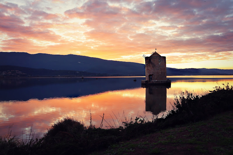 Luce (tramonti a nord est) di letiziacaprettiphotography