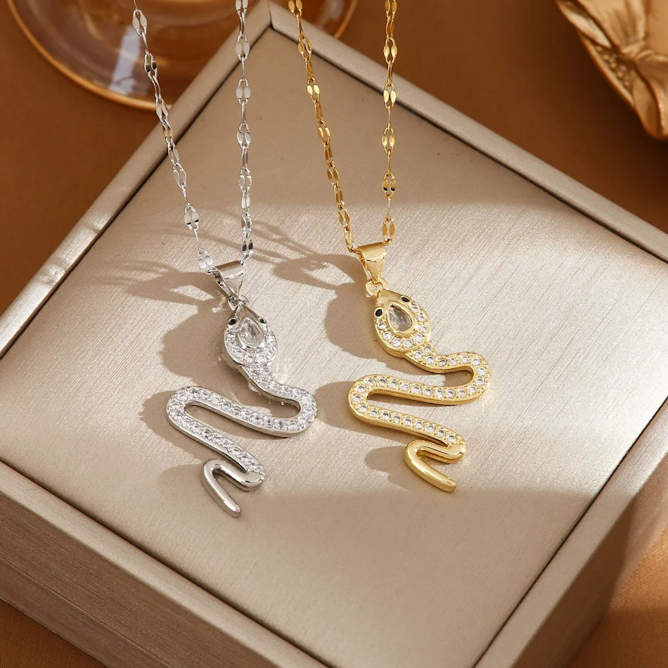 Collier serpent personnalité avec strass, chaîne de pull créative pour femmes, idéal automne hiver, chaîne de clavicule élégante.