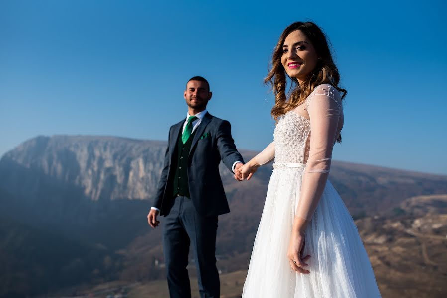 Fotografo di matrimoni Marius Calina (mariuscalina). Foto del 26 gennaio 2019